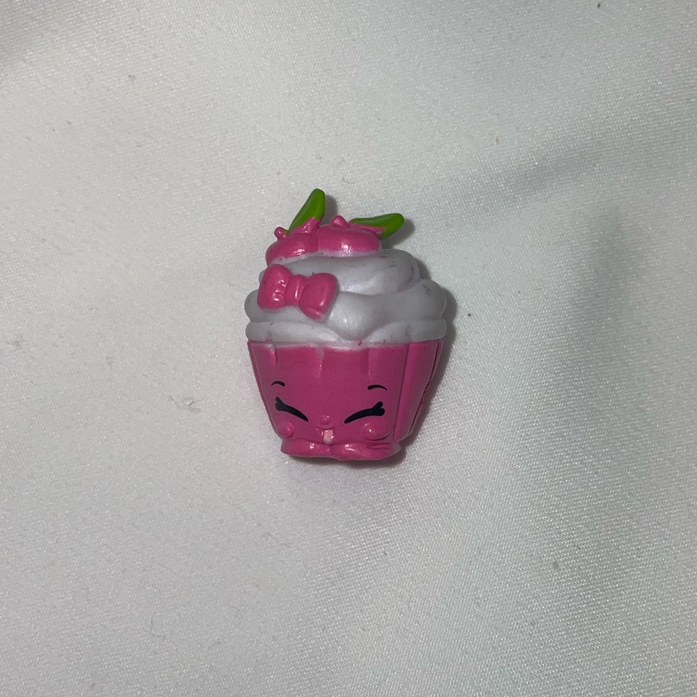 Cherry Nice Cupcake Shopkin Season 6